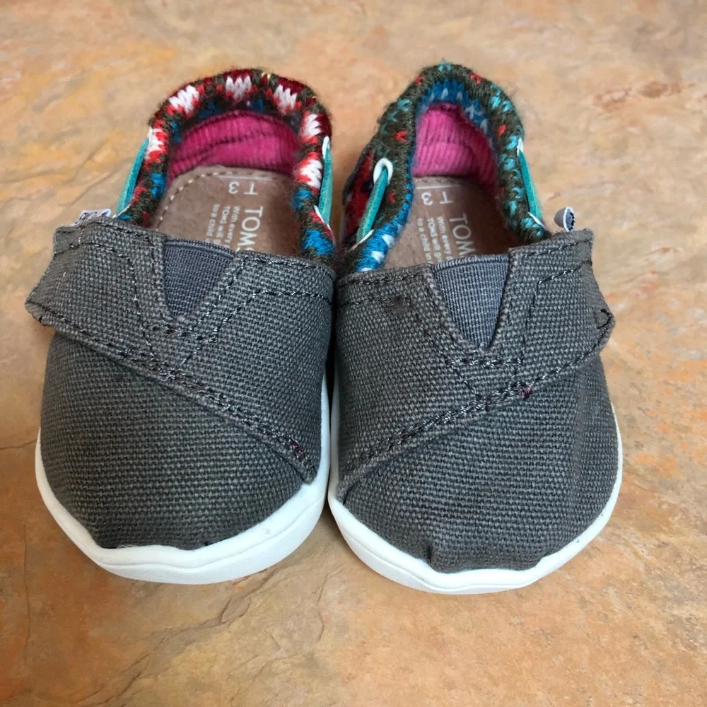 TOMS Tiny Alpargata size 3 baby girls